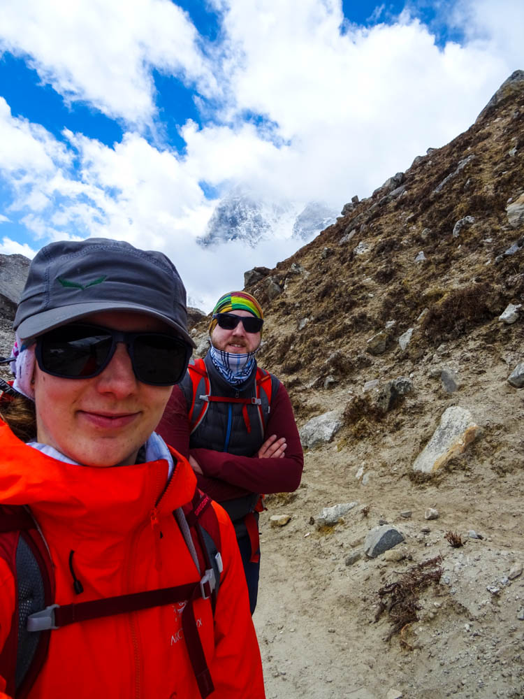 Selfie von Melanie und Julian beim Trekking Mount Everest Region.