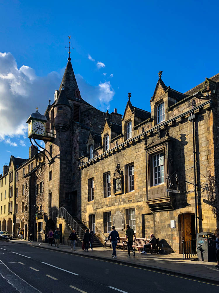 Gebäude in Innenstadt Edinburgh - Highlights einer klassischen Stadtbesichtigung