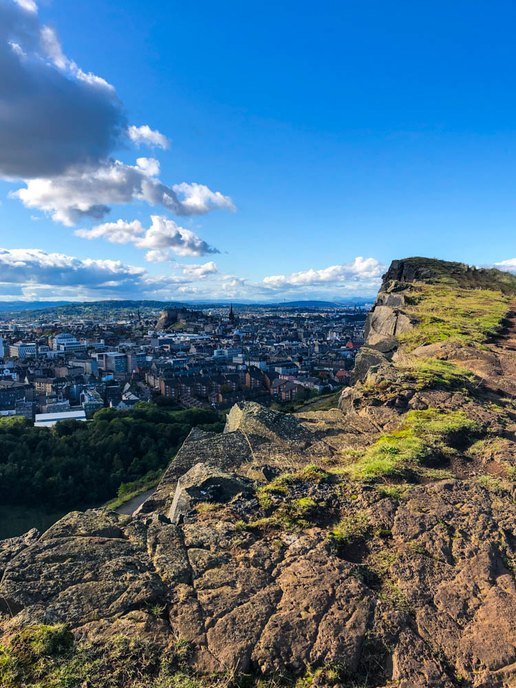 Arthur's Seat Edinburgh mit Blick auf die Stadt