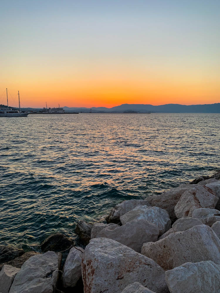 Sonnenuntergang am Mittelmeer in Korfu