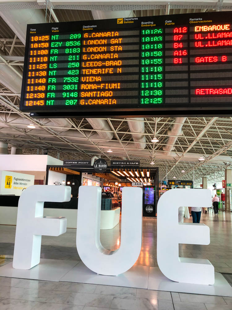 Flughafen Fuerteventura mit Fluganzeige, wann welcher Flug kommt bzw. abhebt.