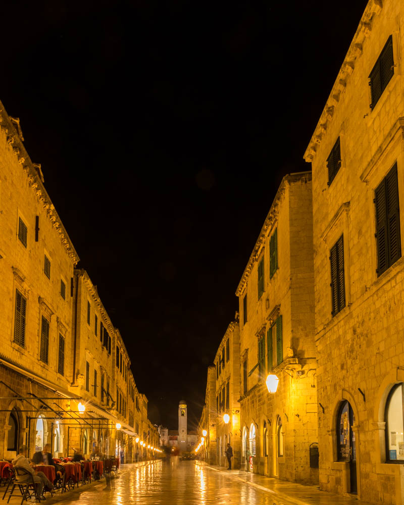 Dubrovnik bei Nacht - Langzeitbelichtung Innenstadt. Städtetrip Kroatien