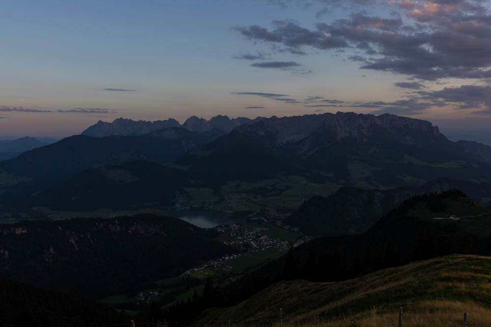 Kaisergebirge und Walchsee - Alpen in Abenddämmerung