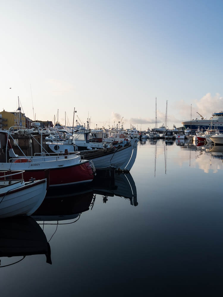 Hafen der Hauptstadt Tórshavn Färöer Inseln
